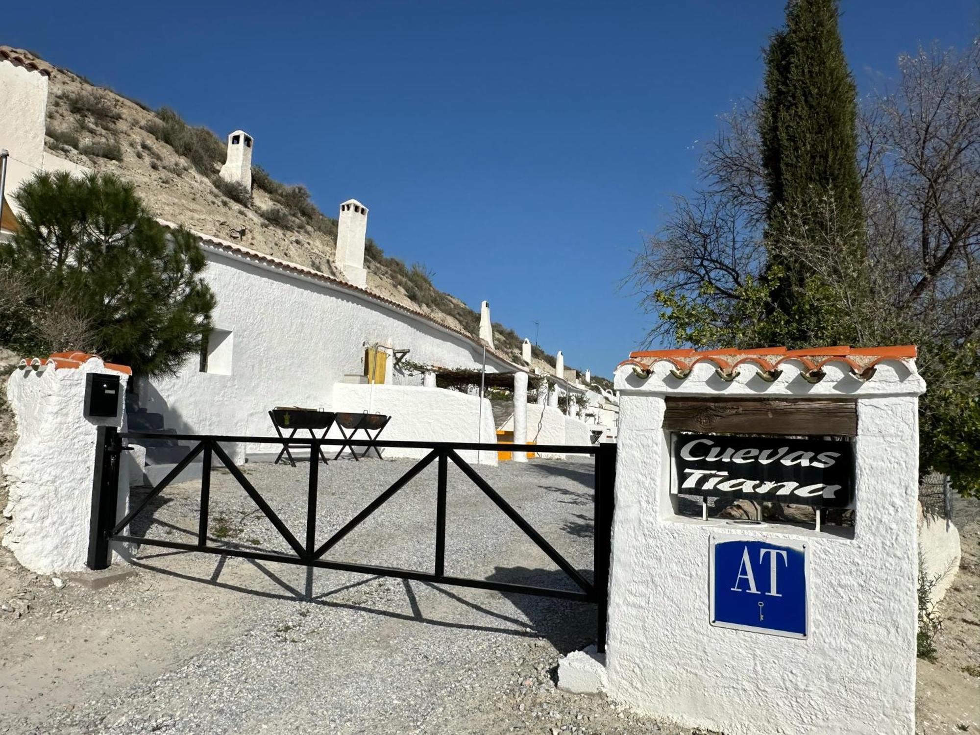 Alojamientos Cuevas Tiana El Aljibete Εξωτερικό φωτογραφία